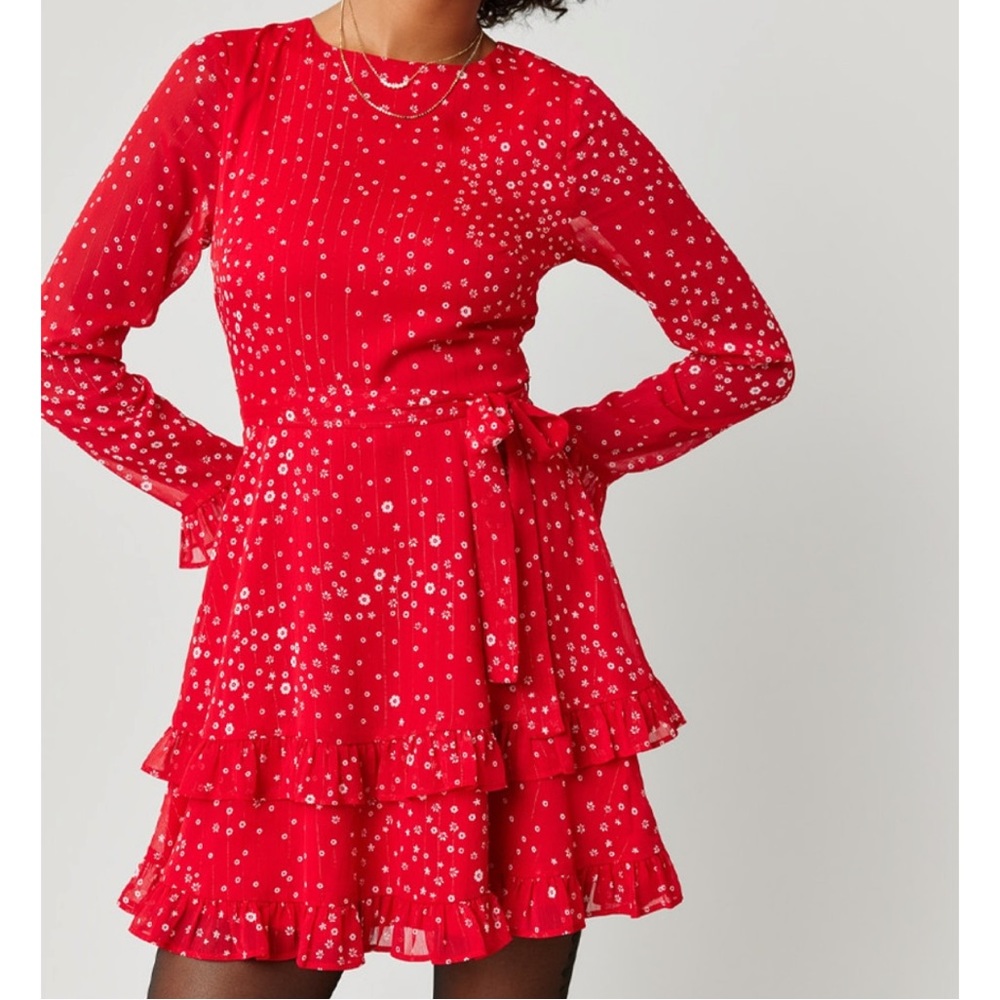 NWT Francesca's Loren Red Floral Mini Ruffled Layer Dress with Tie (size M)